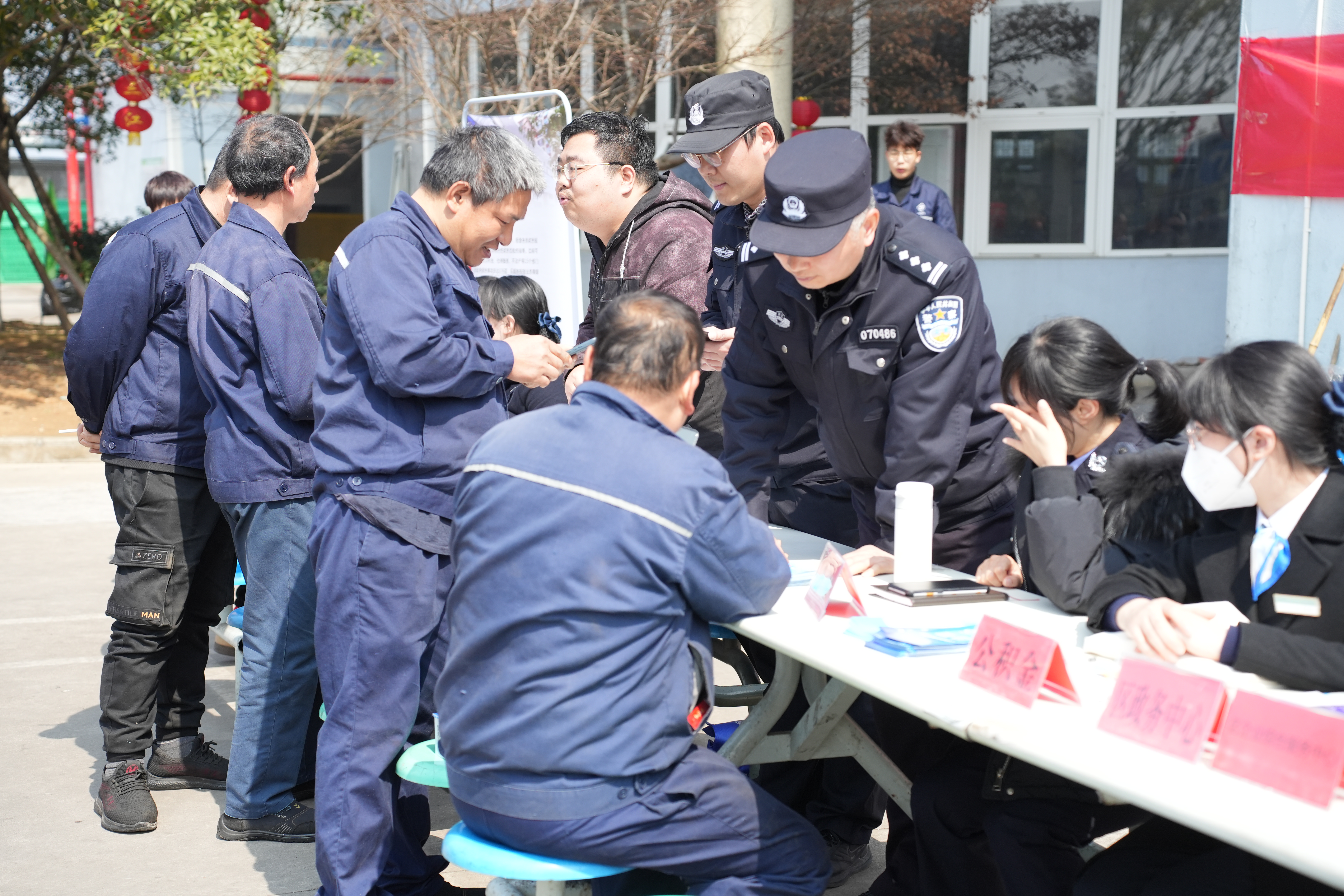 一线送服务，政企同心圆